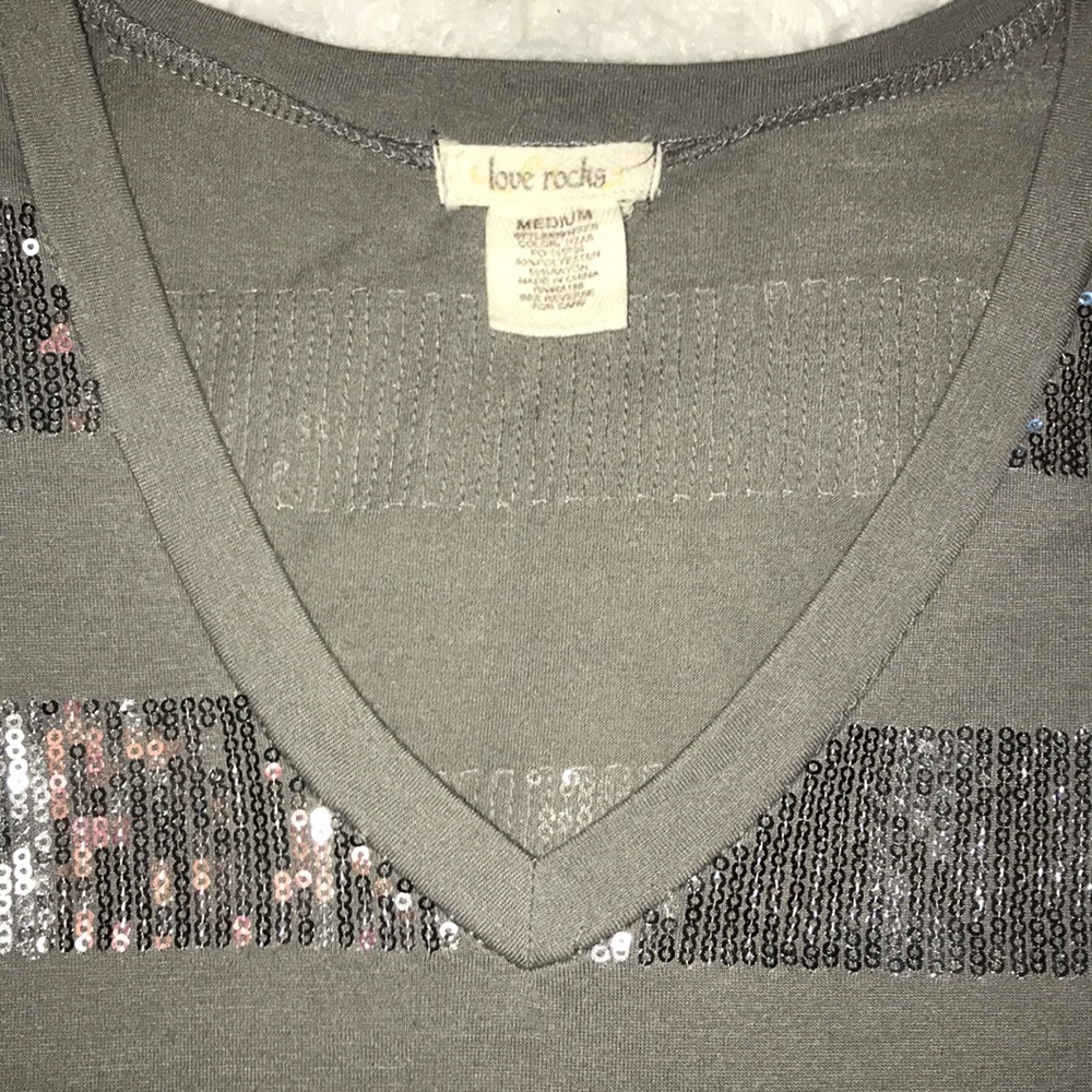 Love Rocks Shirt - Picture 4 of 4